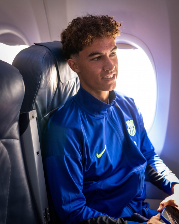 世體：多家俱樂部有意巴薩小將達維希，球員面臨抉擇