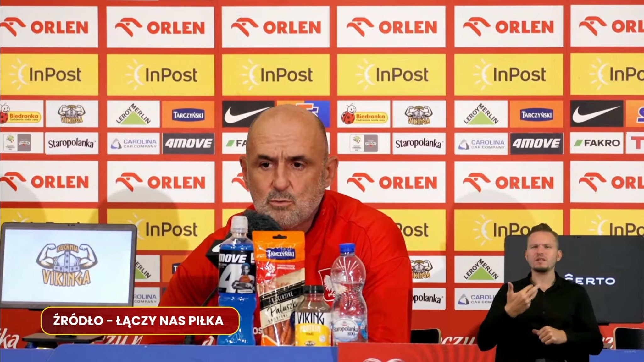 波蘭主帥：萊萬說他想放棄隊(duì)長我說決定不能他做，電話告知很正常