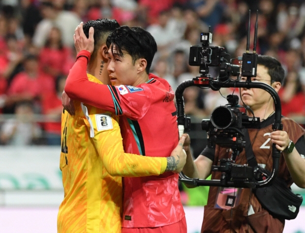 ??韓媒：中國的愛哭鬼門將要離開了，他在國家隊20年沒成功過