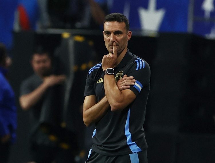 斯卡洛尼： 踢三中衛(wèi)可能是一種選項，但這不是我喜歡的陣型