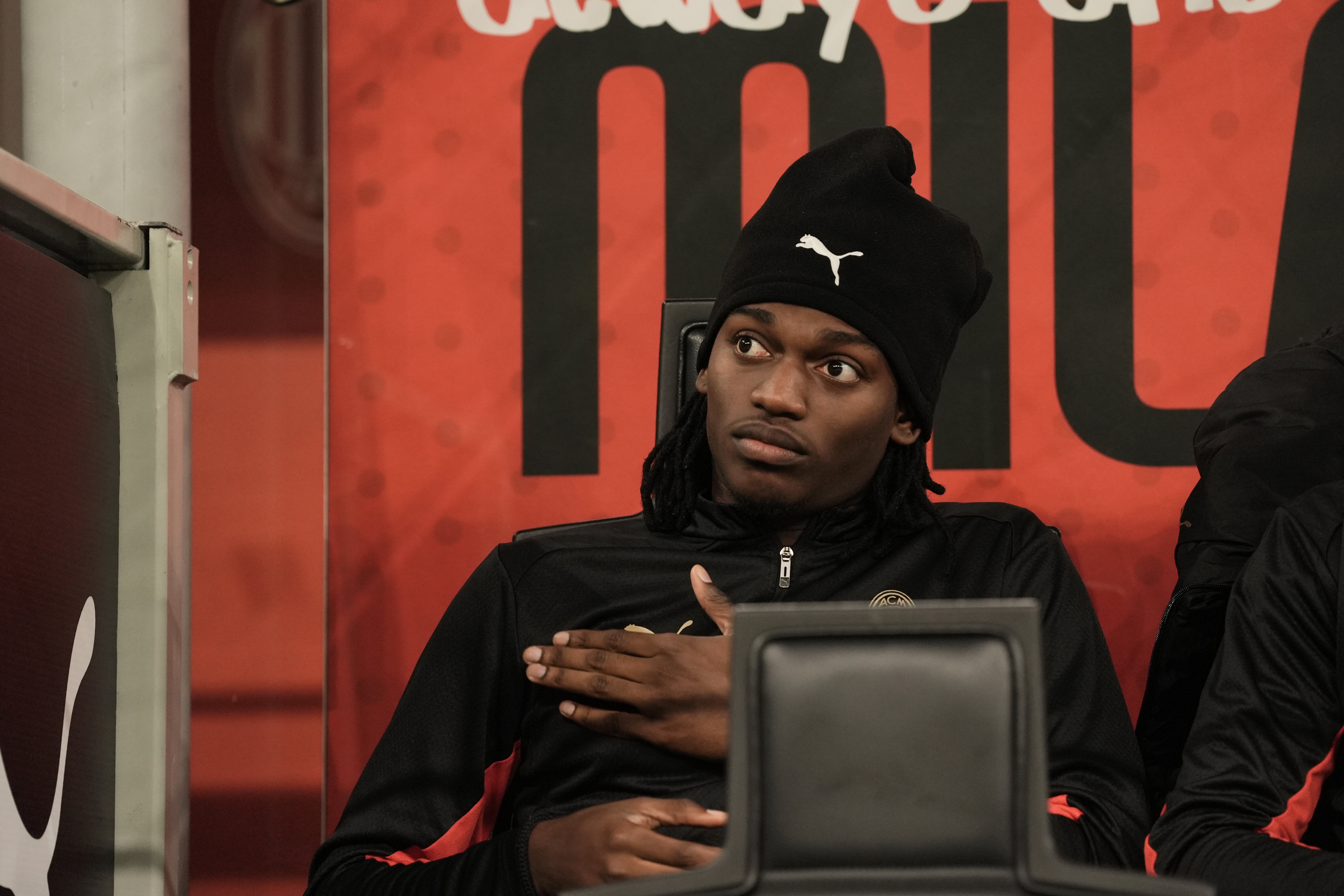 世體：萊奧本賽季表現(xiàn)不穩(wěn)定，巴薩對(duì)他興趣明顯減弱