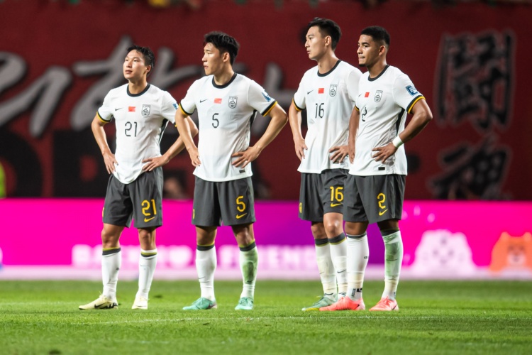 體壇周報：國足榮譽(yù)之戰(zhàn)洗牌半壁江山 重組后防或祭海港組合