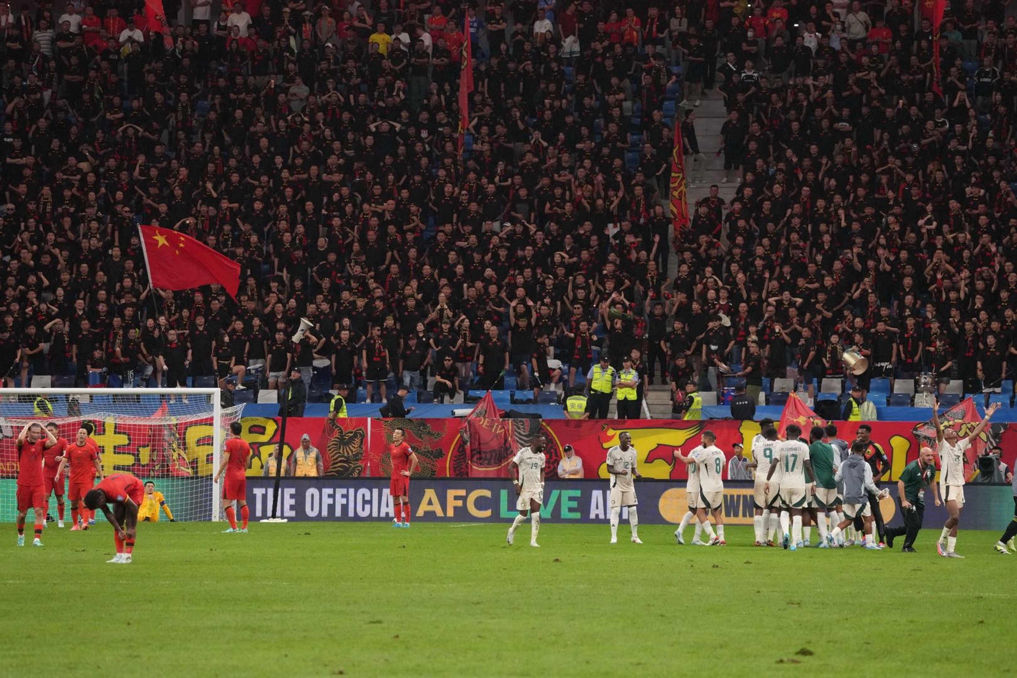 媒體人：國足18強賽表現(xiàn)后3檔最差，主場輸沙特是最致命失誤