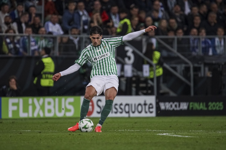 記者：卡爾多索想去馬競(jìng)&心意已決，馬競(jìng)和貝蒂斯有500萬(wàn)歐距離