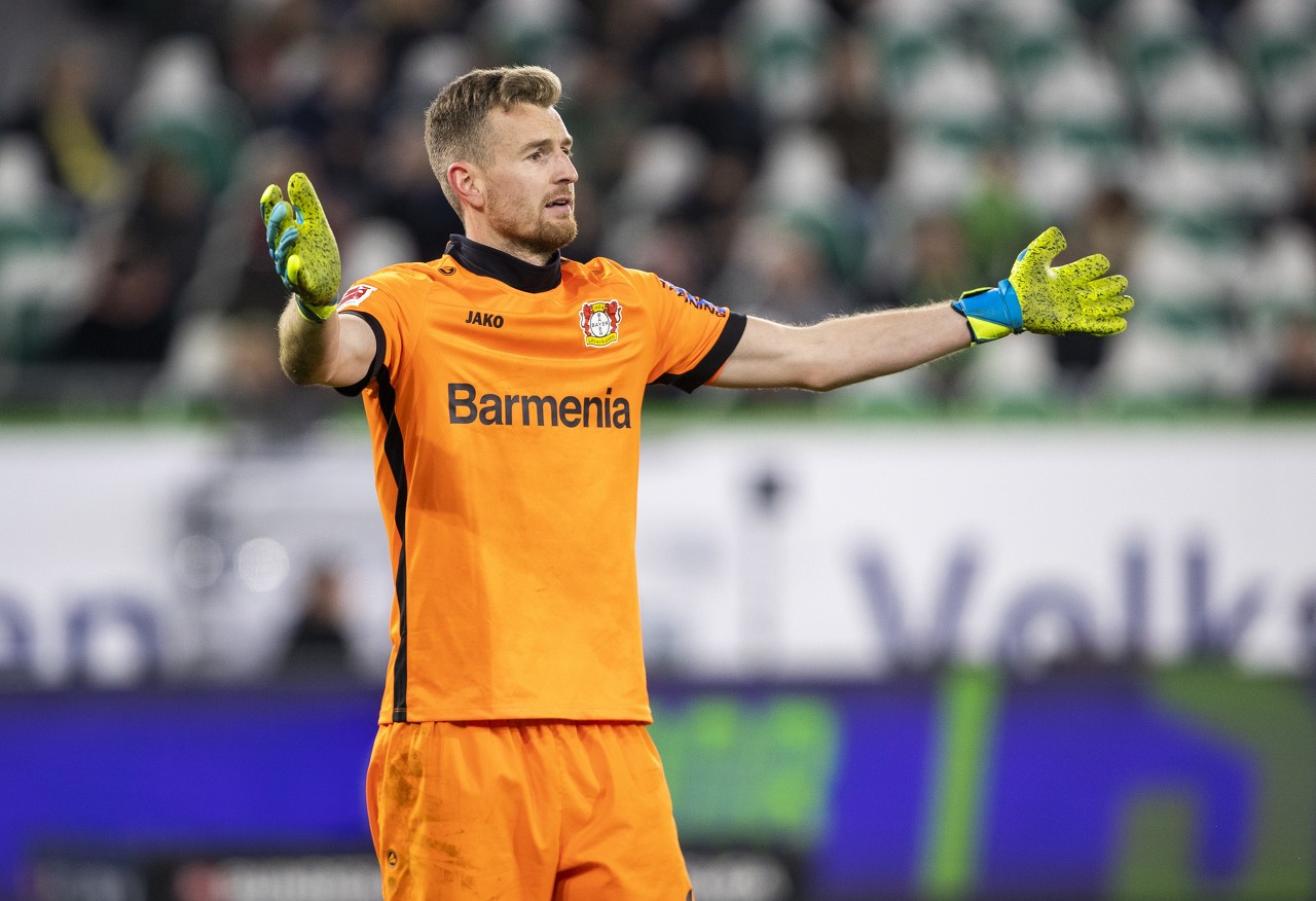 赫拉德茨基：會先與滕哈赫聊聊未來計劃，我目前的狀態(tài)很好