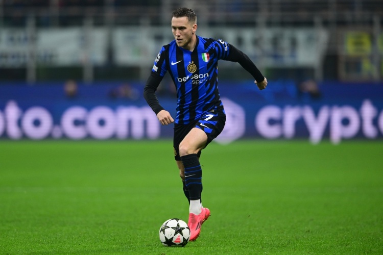 慢鏡頭：澤林斯基在波蘭國家隊小腿出現(xiàn)問題，國米將對傷勢進(jìn)行評