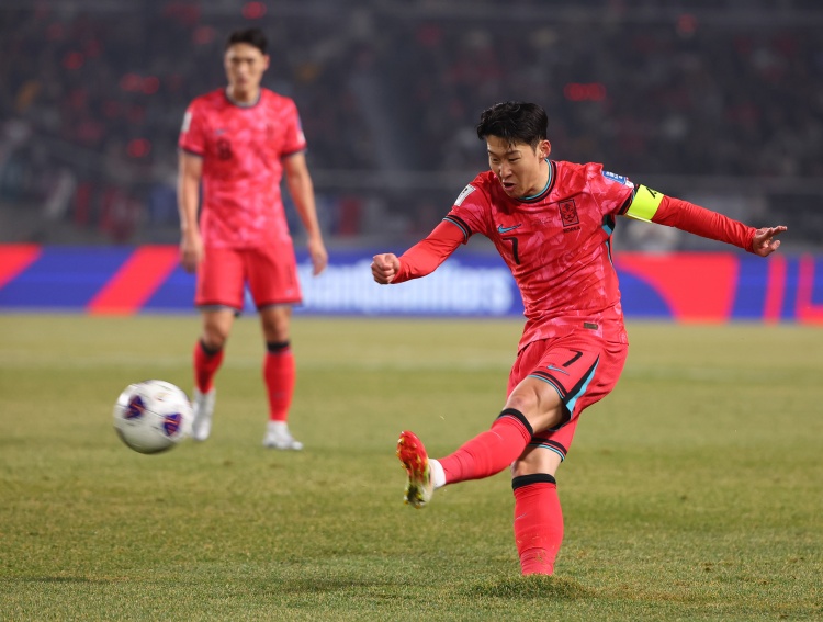 孫興慜：很開心以大勝結(jié)束世預(yù)賽 讓支持我的球迷對獎杯等了太久