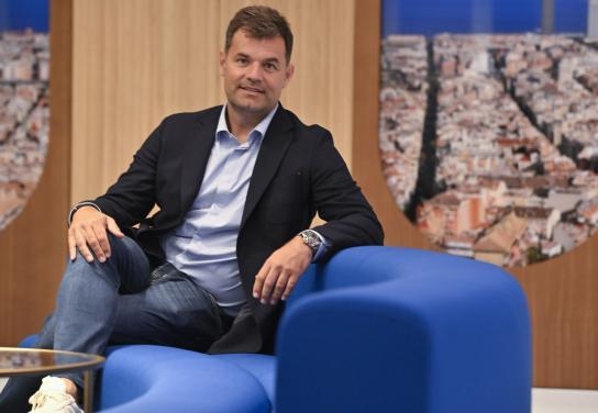 巴薩青訓主管：亞馬爾球衣銷量遙遙領先，梅西之后巴薩需要新旗幟