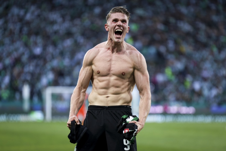 好友：我認(rèn)為約克雷斯會加盟曼聯(lián)，這樣他就能成為哈蘭德的鄰居