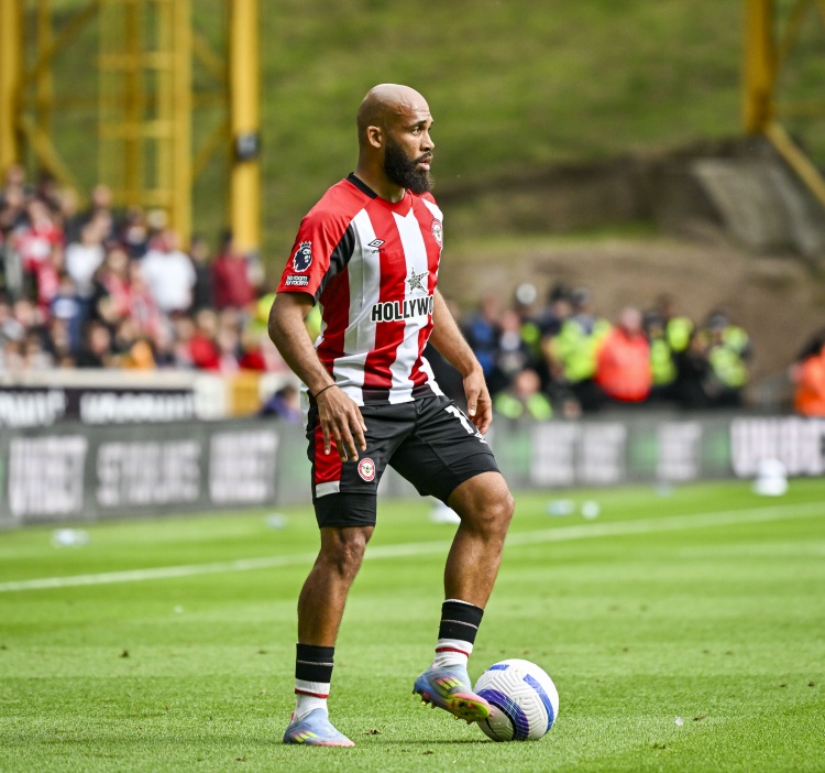 TA記者：曼聯(lián)預(yù)計最終能簽下姆貝莫，但談判過程仍需時間