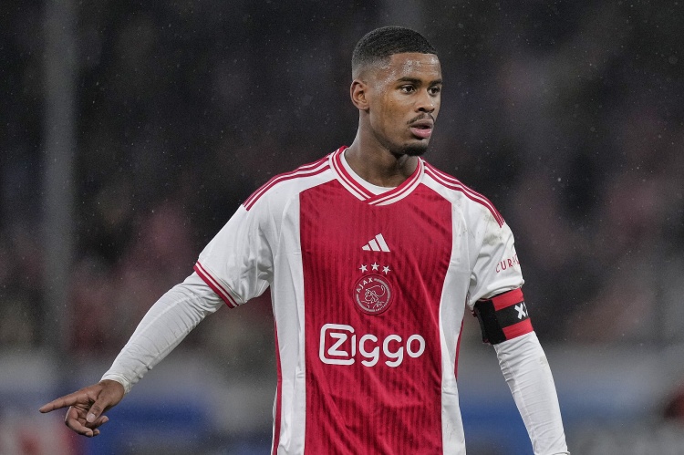 郵報：對哈托感興趣，阿森納詢問了引進阿賈克斯后衛(wèi)的可能性