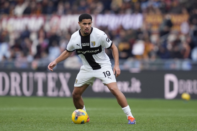 隆戈：阿萊格里希望引進(jìn)帕爾馬中場西蒙-索姆，米蘭正在評(píng)估