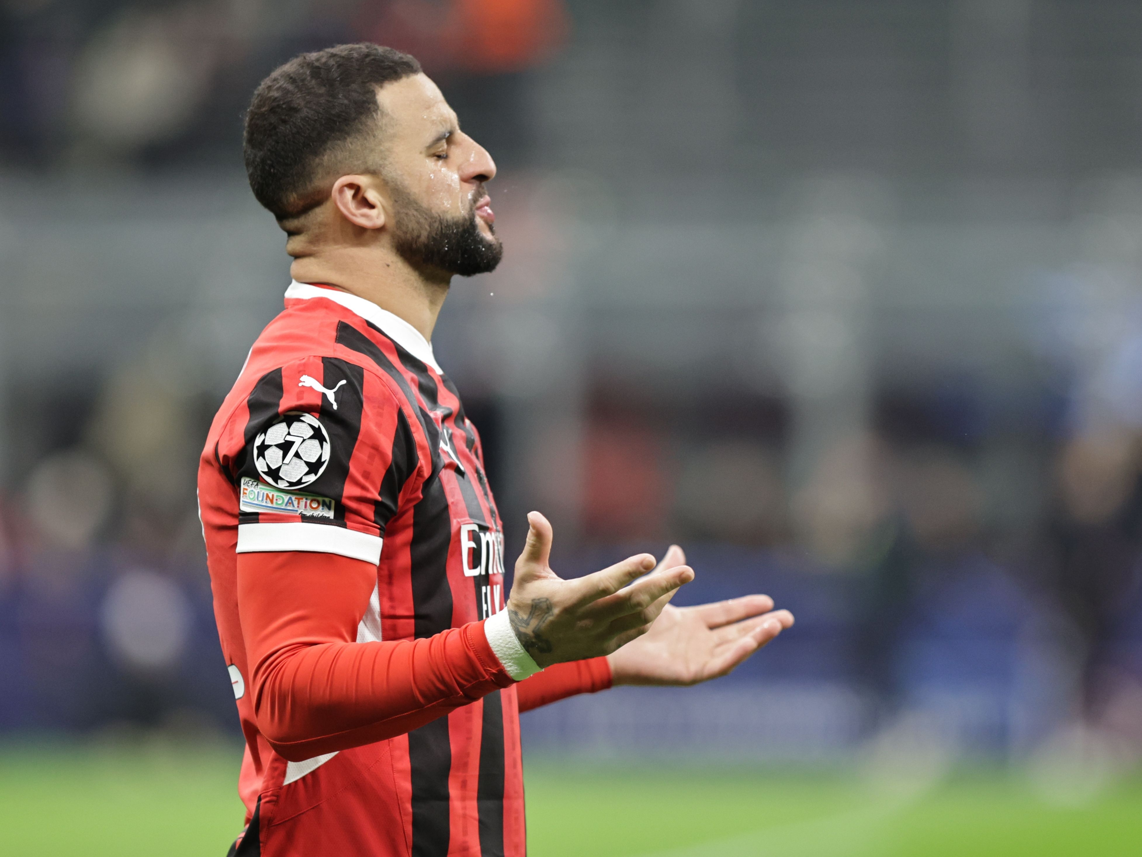 土媒：費(fèi)內(nèi)巴切有意引進(jìn)沃克，同時(shí)在關(guān)注金玟哉