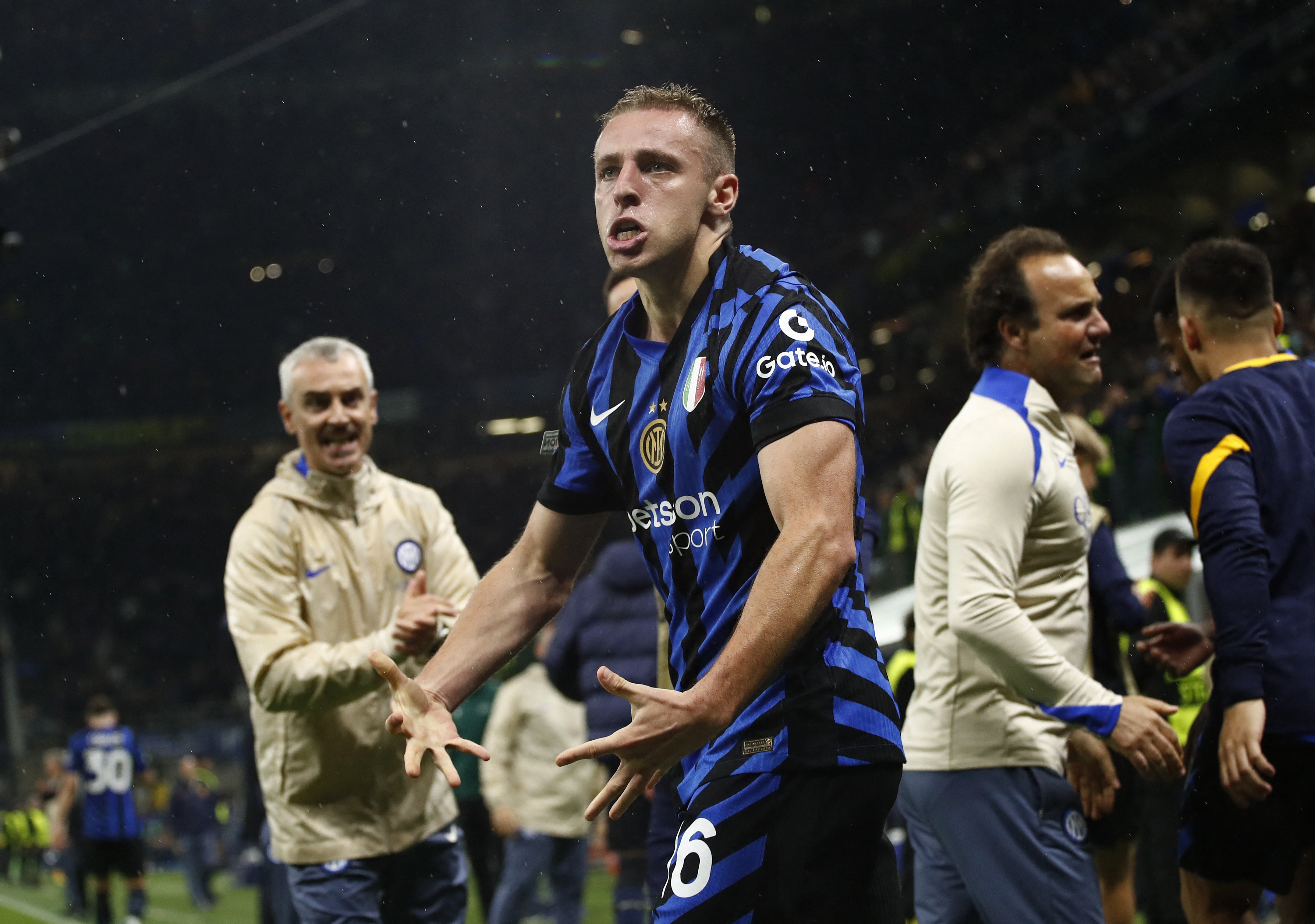 米體：由于國米換帥，弗拉泰西現(xiàn)在更可能繼續(xù)留隊(duì)