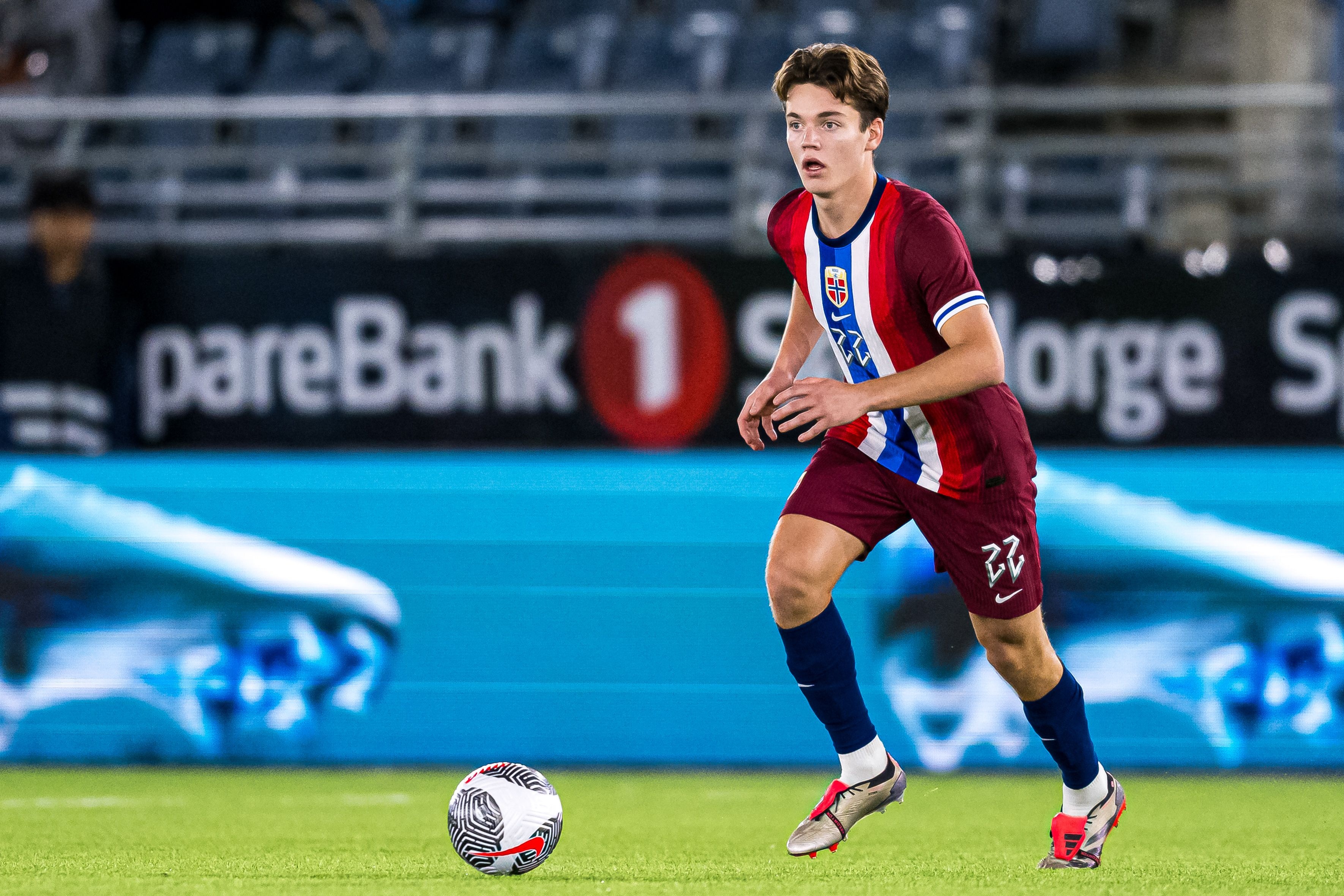 羅馬諾：曼城內(nèi)部已經(jīng)決定把小將尼潘租借出去鍛煉