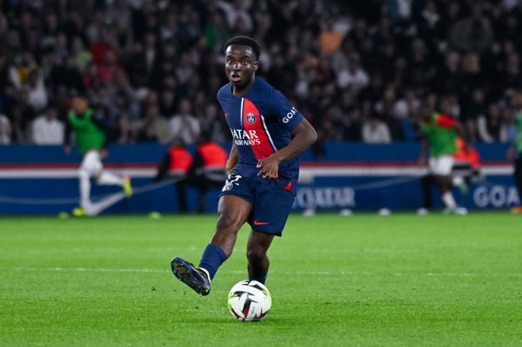 法媒：哥本哈根將租借巴黎19歲右后衛(wèi)扎格，并擁有選擇買斷權