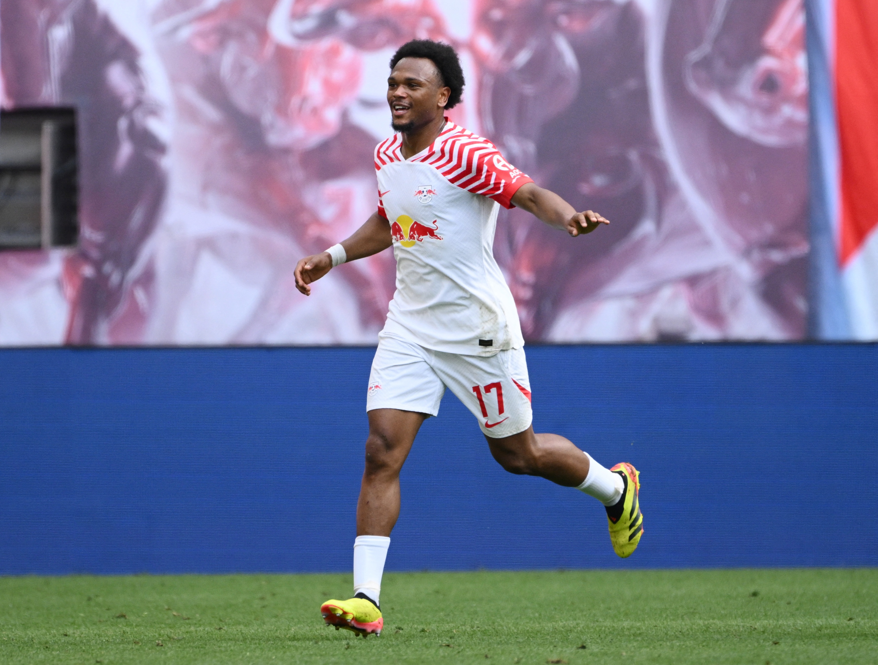 記者：奧蓬達對轉會離隊持開放態(tài)度，萊比錫要價6000萬歐