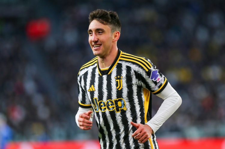 記者：AC米蘭將坎比亞索視為特奧替代者人選，但尤文無意出售