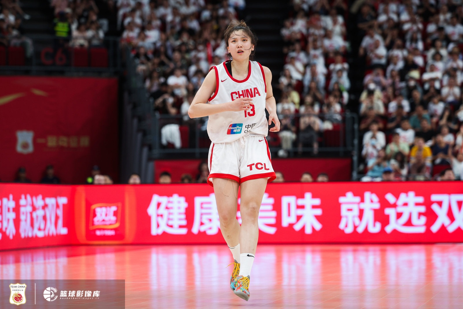 又美又能打！翟若云替補15分鐘 5中3&三分3中2貢獻(xiàn)11分2斷1帽！