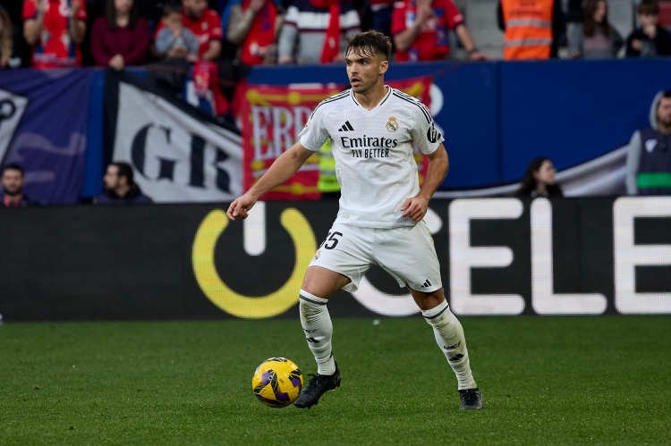 開場(chǎng)10分鐘內(nèi)被罰下，阿森西奧成2021年1月10日以來(lái)皇馬首人