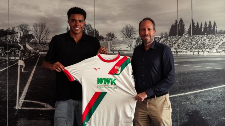 官方：奧格斯堡與18歲青訓(xùn)中衛(wèi)班克斯續(xù)約至2029年