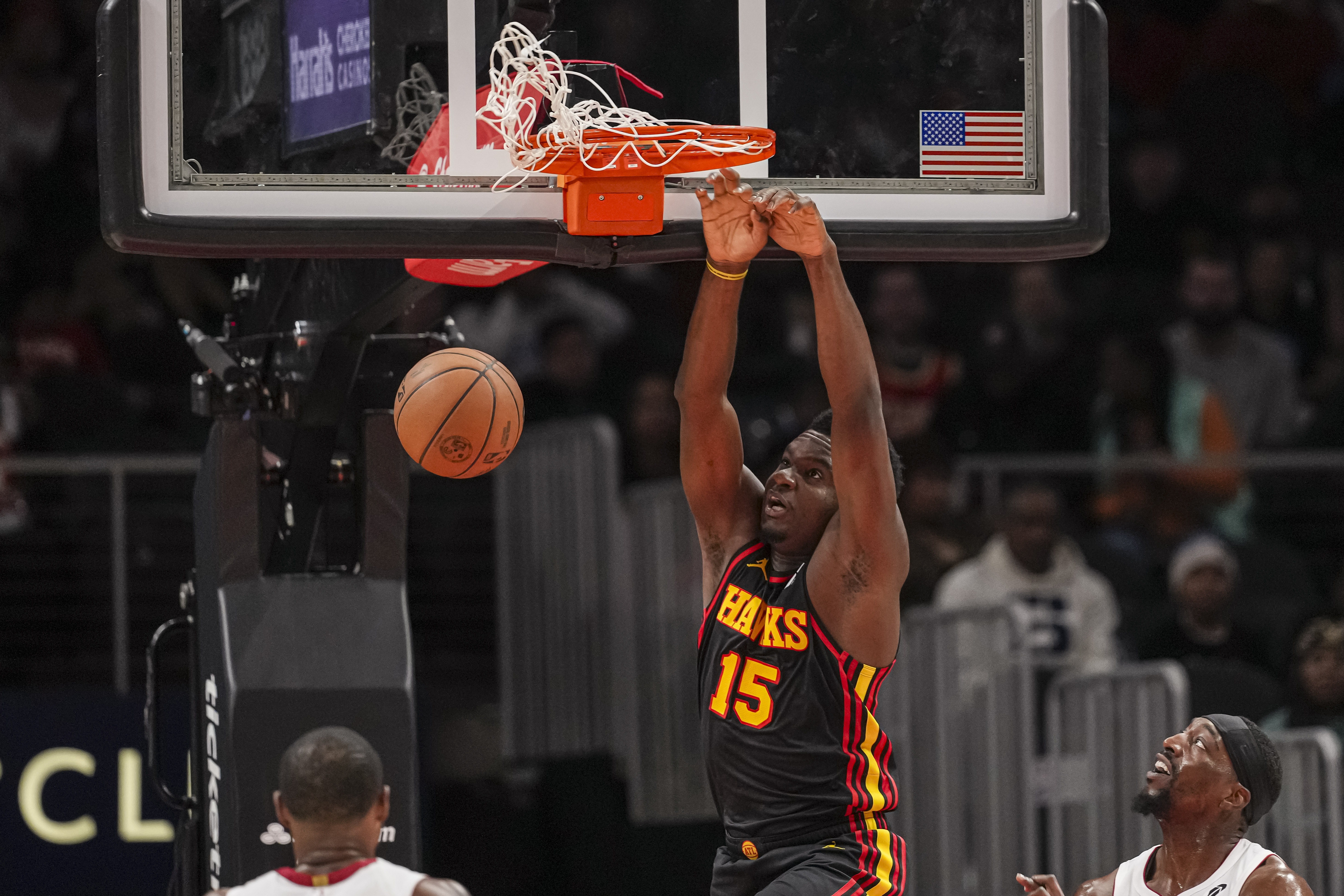 Scotto：湖人、快船和馬刺都有意去追求自由球員卡佩拉