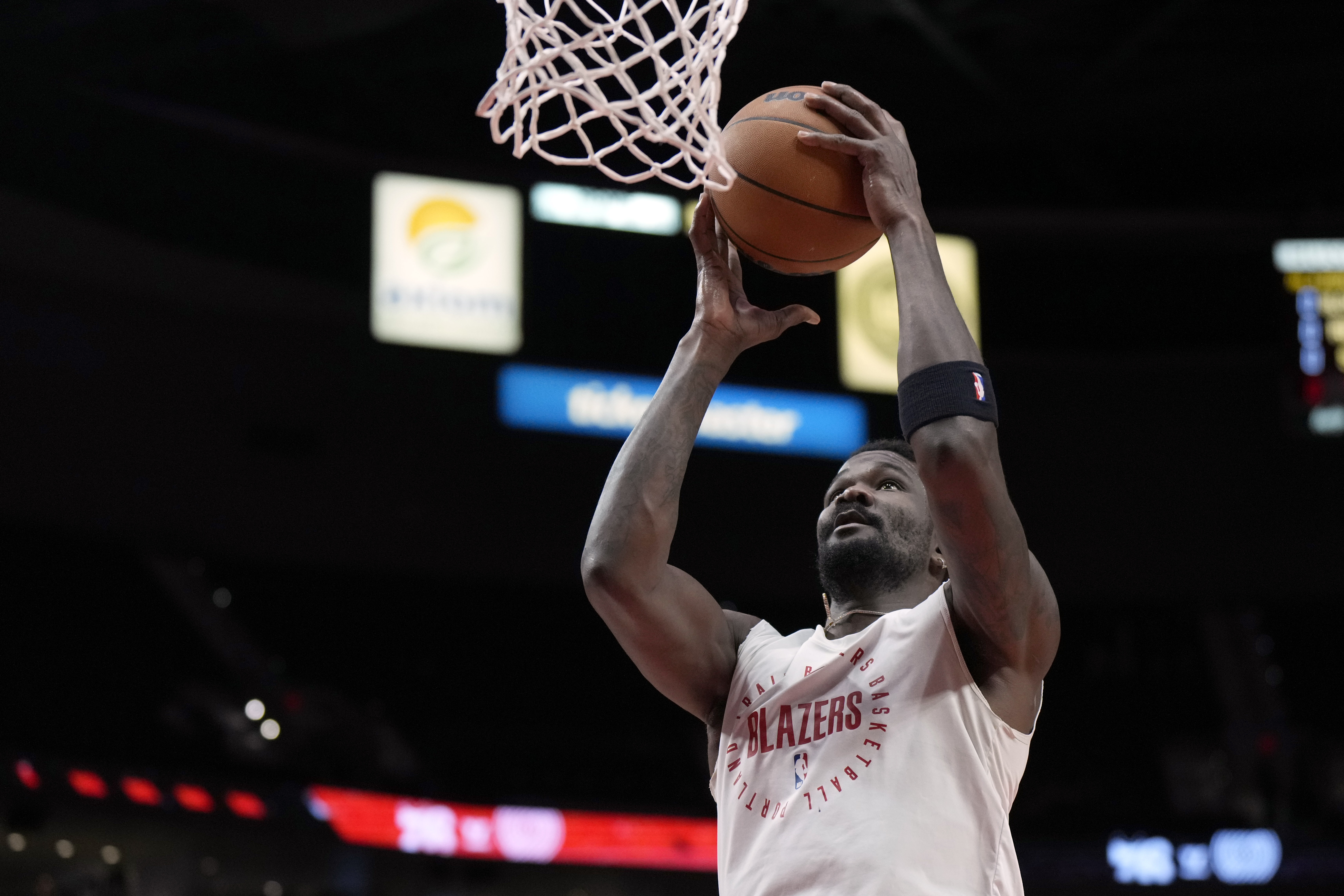 蘇群：買斷艾頓說明開拓者對小楊真好 其次湖人退貨原因浮出水面