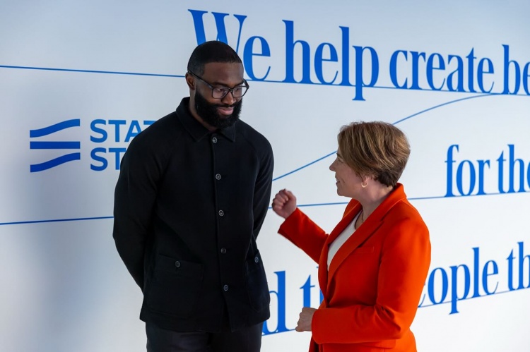 回饋社區(qū)！杰倫-布朗支持創(chuàng)業(yè)者的計(jì)劃得到州長(zhǎng)贊揚(yáng)