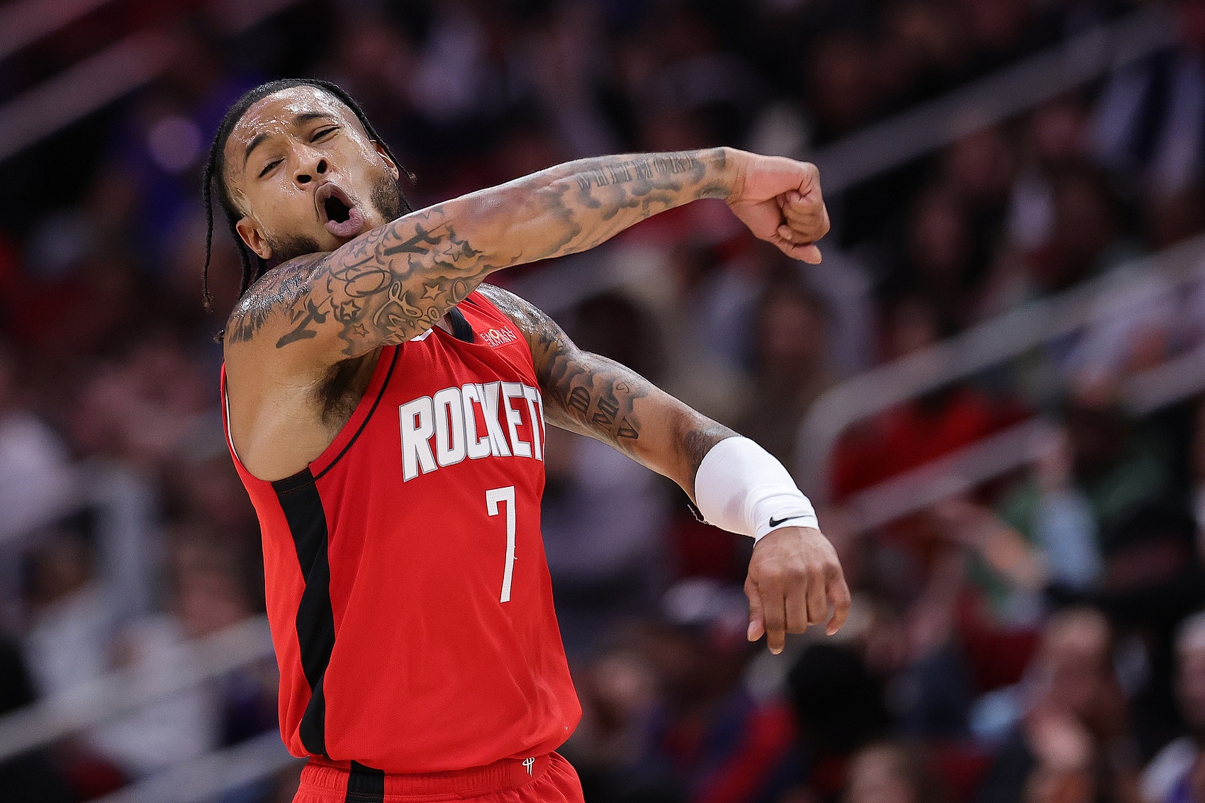 隊(duì)記：惠特摩爾從小就喜歡看奇才比賽 他放學(xué)時(shí)父親總會(huì)送他球票