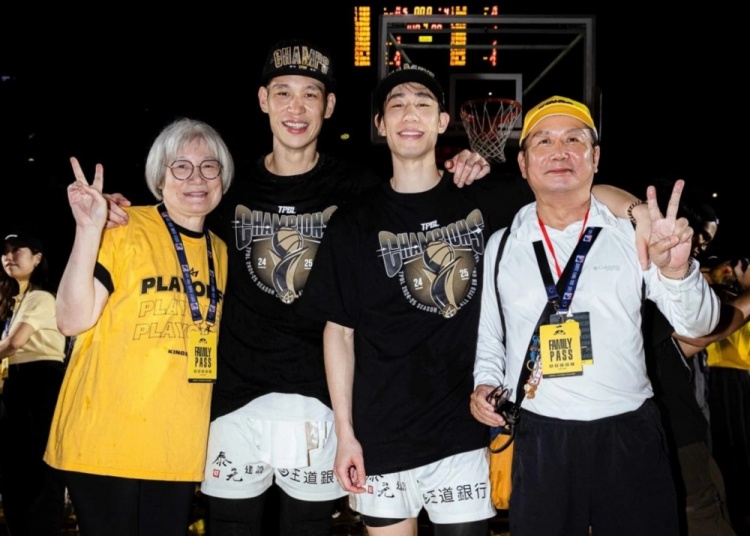 林書豪：本賽季我投進(jìn)了110個(gè)三分球 每一個(gè)三分球都捐出3000元