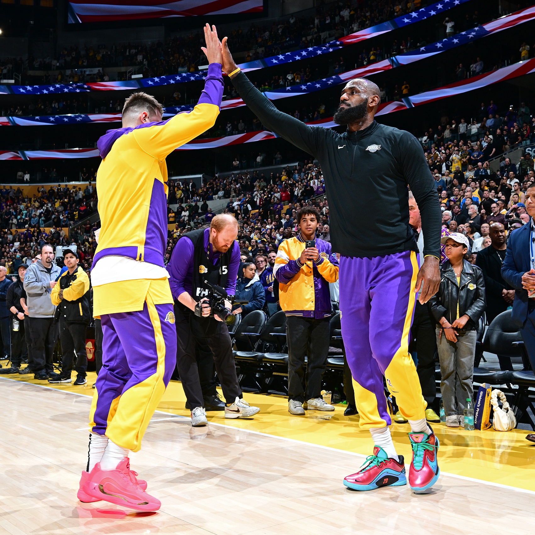 弗萊：球員來了LA相比贏球更想出名 在東詹身邊啥也不做都能出名