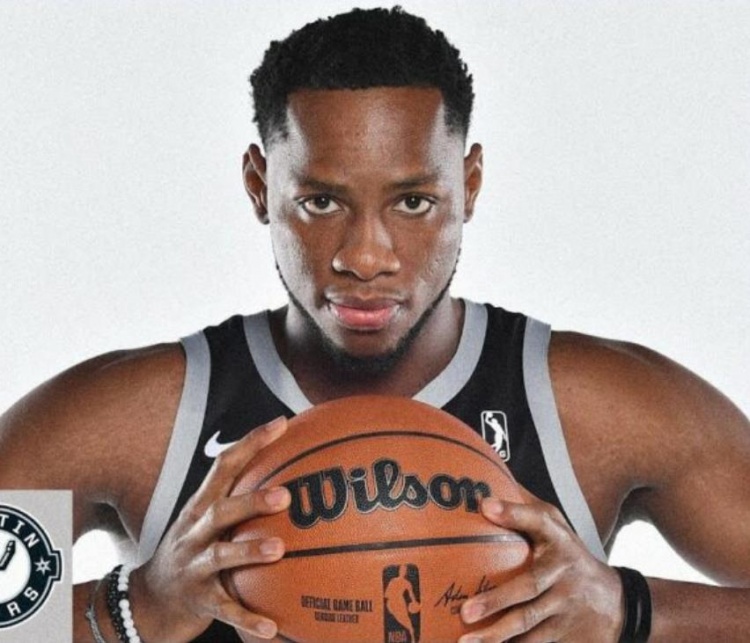 活力十足！貝西12中8&6罰全中轟22分13板2斷3帽 拼下4前場(chǎng)板！