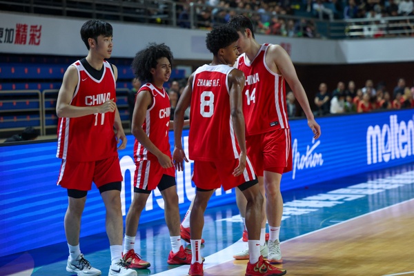 曲紹斌：我們準(zhǔn)備了4套防守戰(zhàn)術(shù) “1盯4聯(lián)”是贏喀麥隆的關(guān)鍵因素