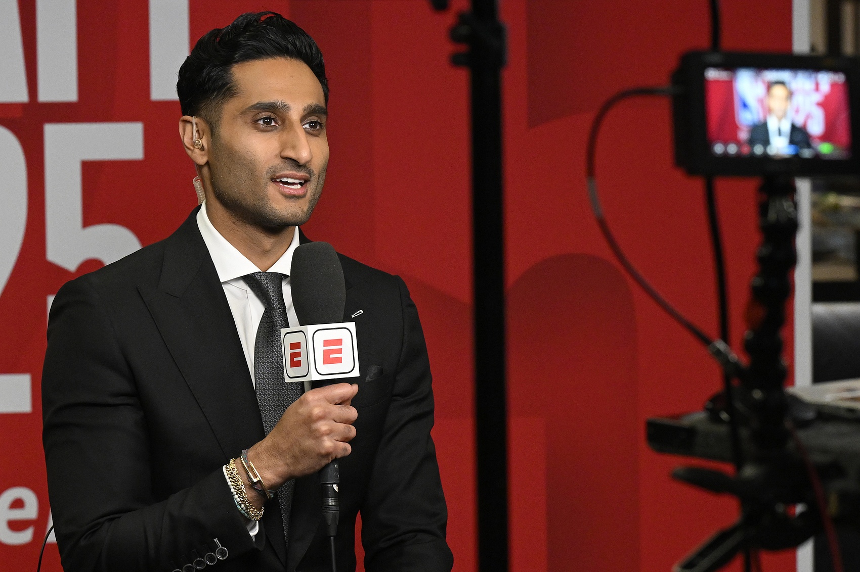 ??Shams爆6000萬！Stein強(qiáng)調(diào)：加福德確定是三年5400萬