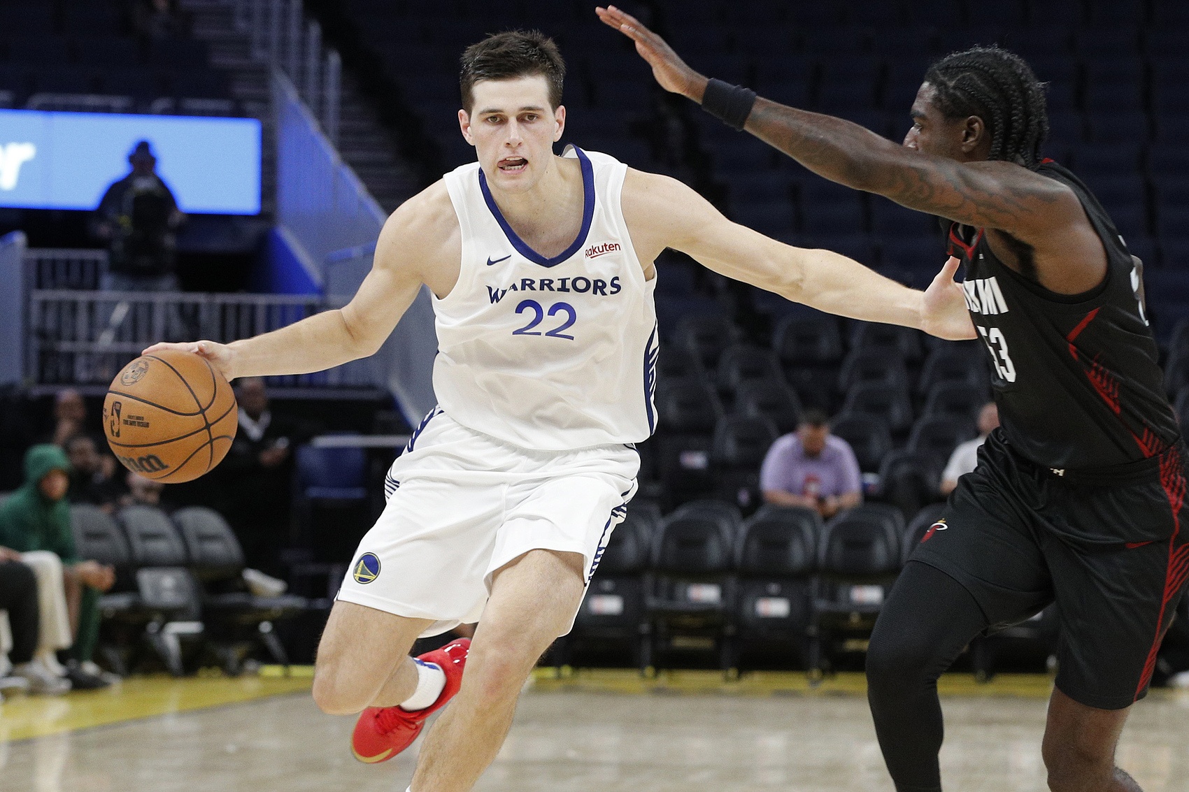 狀態(tài)回暖！52號秀圖希11中4拿到15分5板2助1斷 得分首次上雙