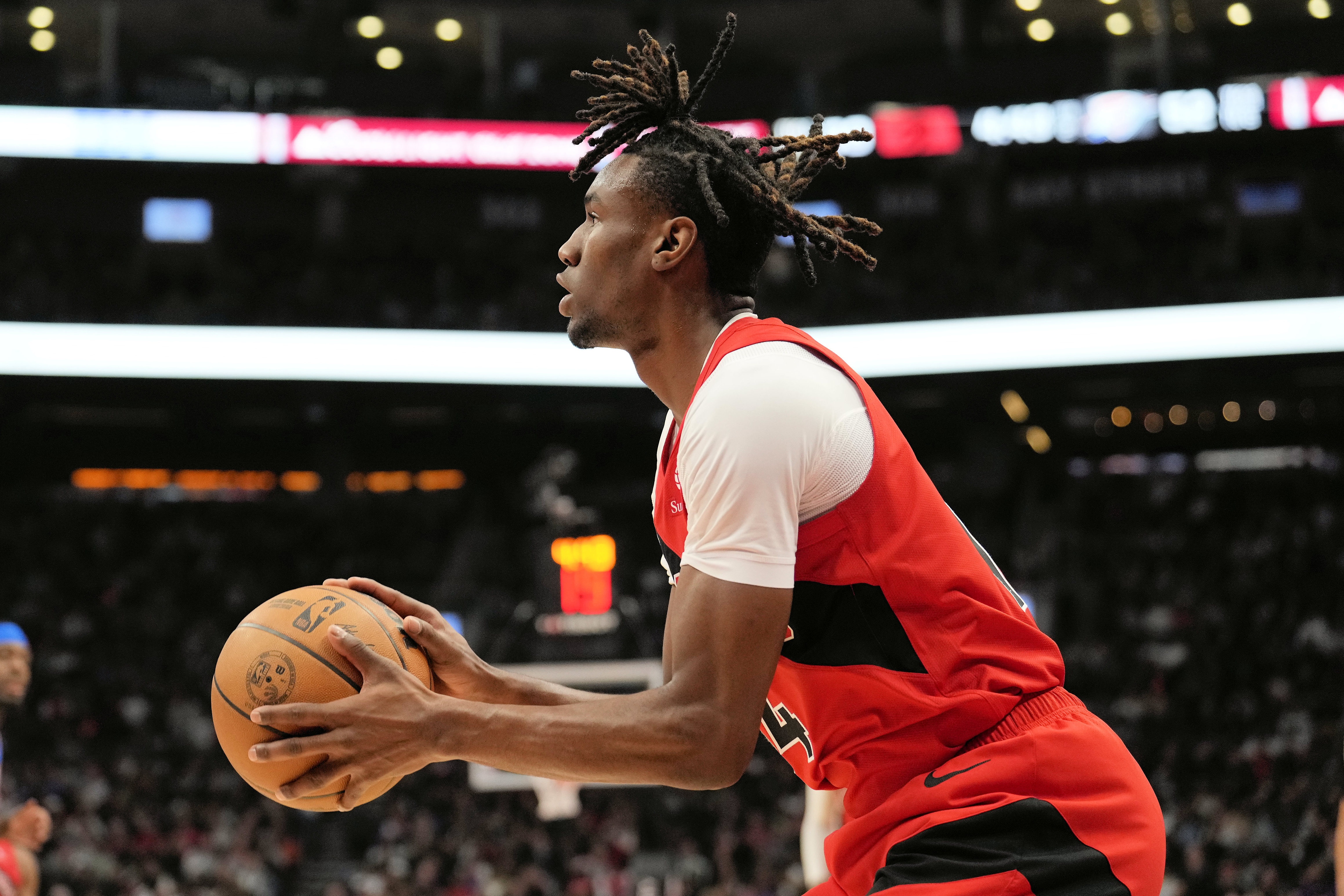 攻防都拉滿！賈科比-沃爾特16中8得26分4板 另有7搶斷1蓋帽