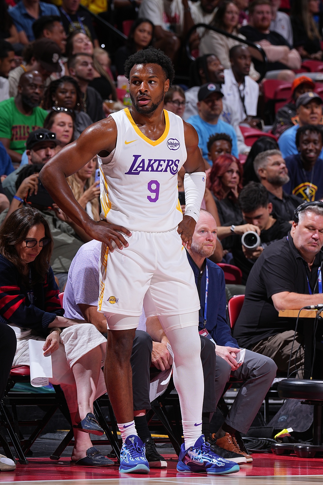 布朗尼必須成為輪換球員？韋德：不要給他施加這種壓力 他在進(jìn)步