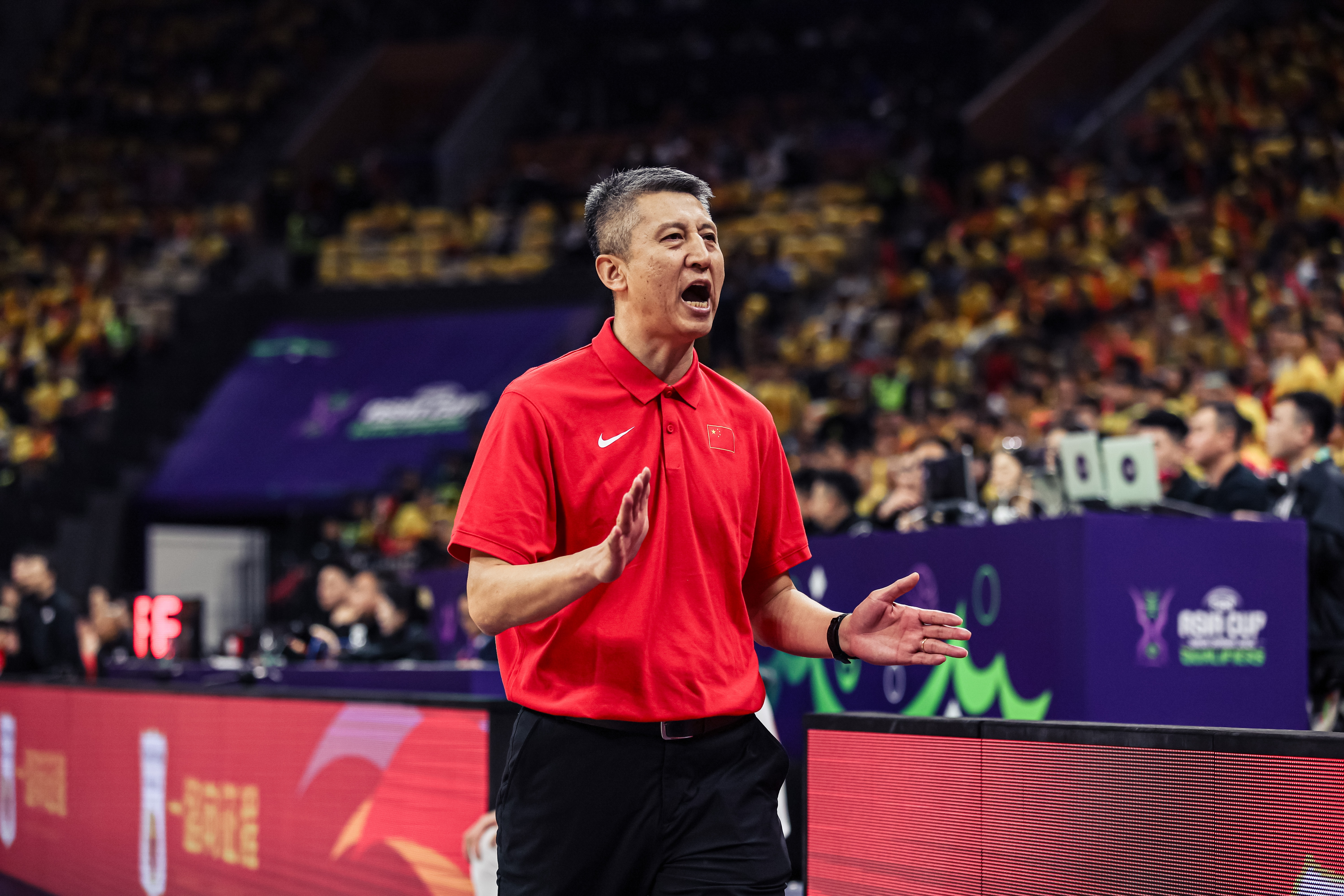 媒體人：中國男籃前三節(jié)還不錯 末節(jié)的整體表現(xiàn)&用人調(diào)整一言難盡