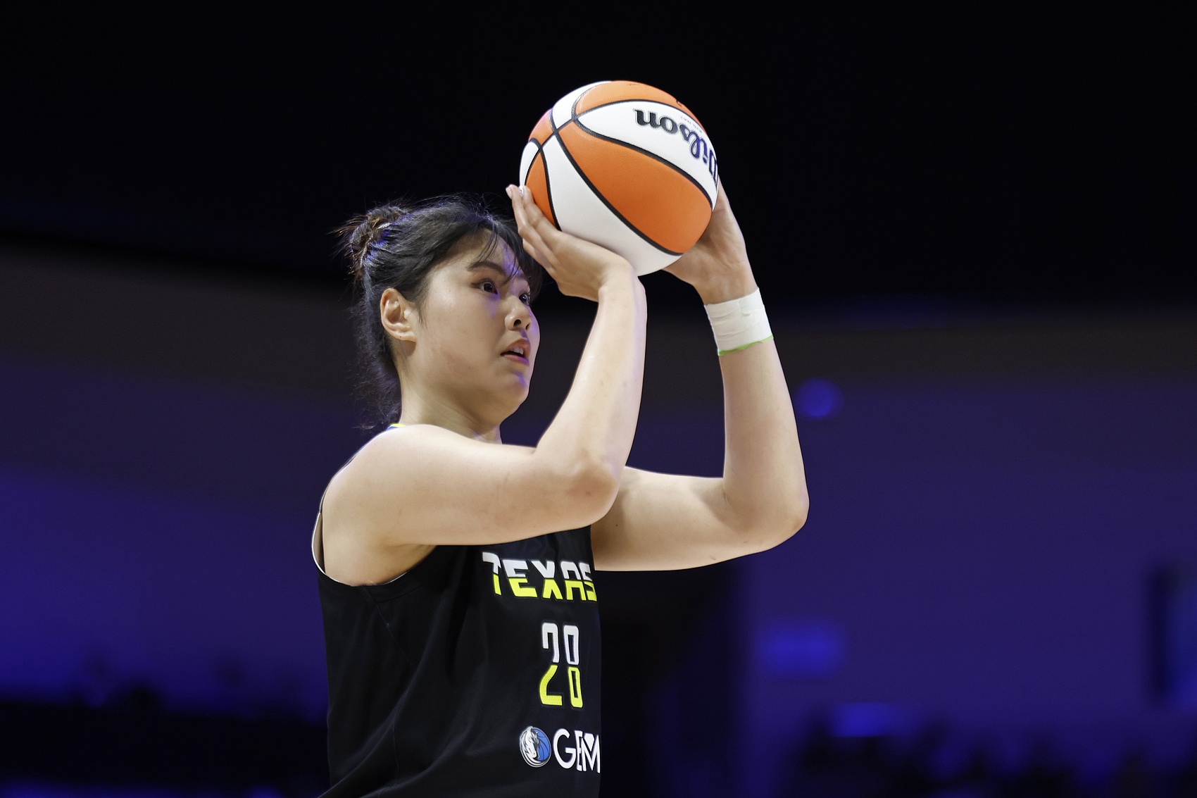 媒體人：李月汝將三分球納入常規(guī)武器庫(kù) 她在場(chǎng)上的威脅大大增加