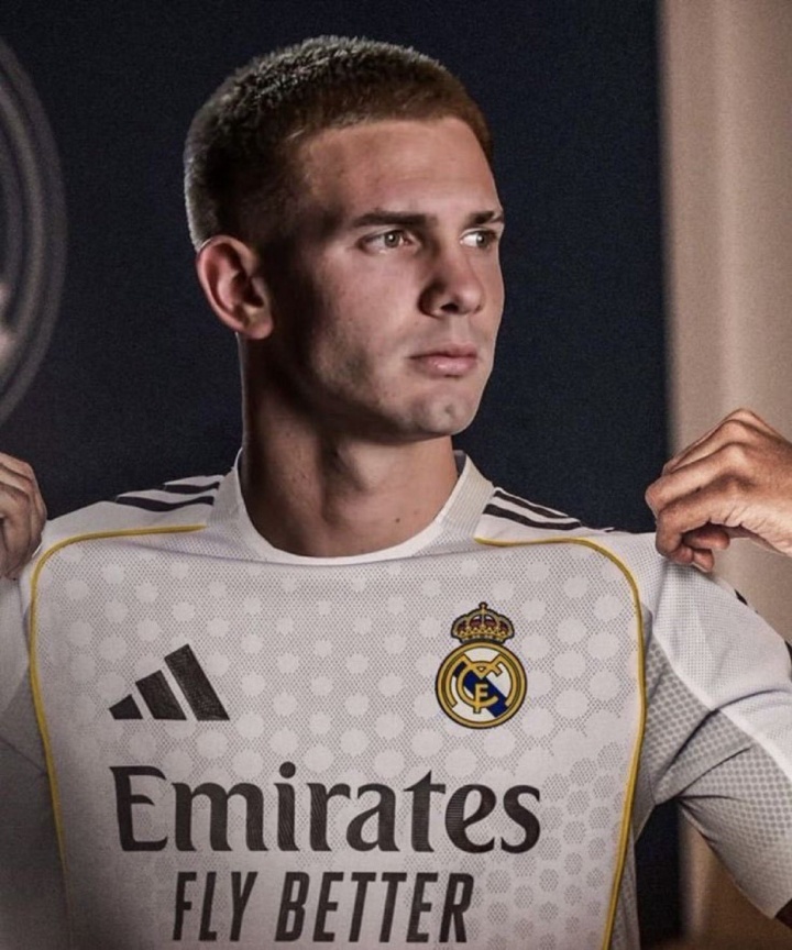 久等！馬斯坦托諾滿18歲將隨隊(duì)訓(xùn)練，自12天前抵達(dá)后他一直在酒店