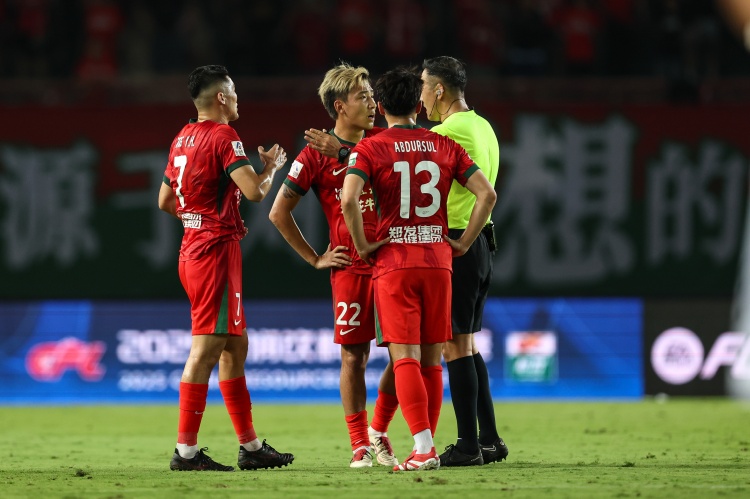 博主：河南隊(duì)上午前往上海備戰(zhàn)海港，賽后次日直接飛往成都