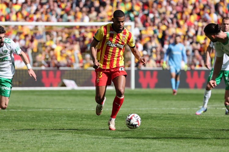 羅馬諾：那不勒斯約2000萬(wàn)歐報(bào)價(jià)朗斯22歲中場(chǎng)迪烏夫