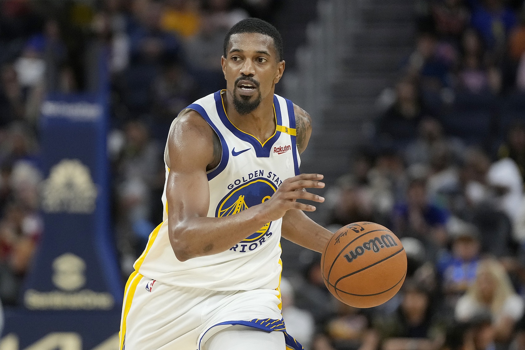 隊(duì)記：霍福德&梅爾頓目前并不著急 但若拖到9月情況或?qū)⒏y把控