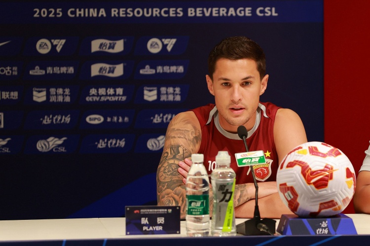 滬媒：海港暫時(shí)壓過(guò)申花一頭 維塔爾狀態(tài)越來(lái)越好成為“節(jié)拍器”