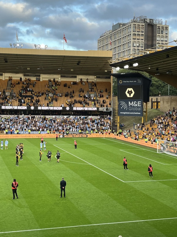 狼隊(duì)球迷賽后歌唱若塔名字，B席、魯本-迪亞斯向球迷致以掌聲