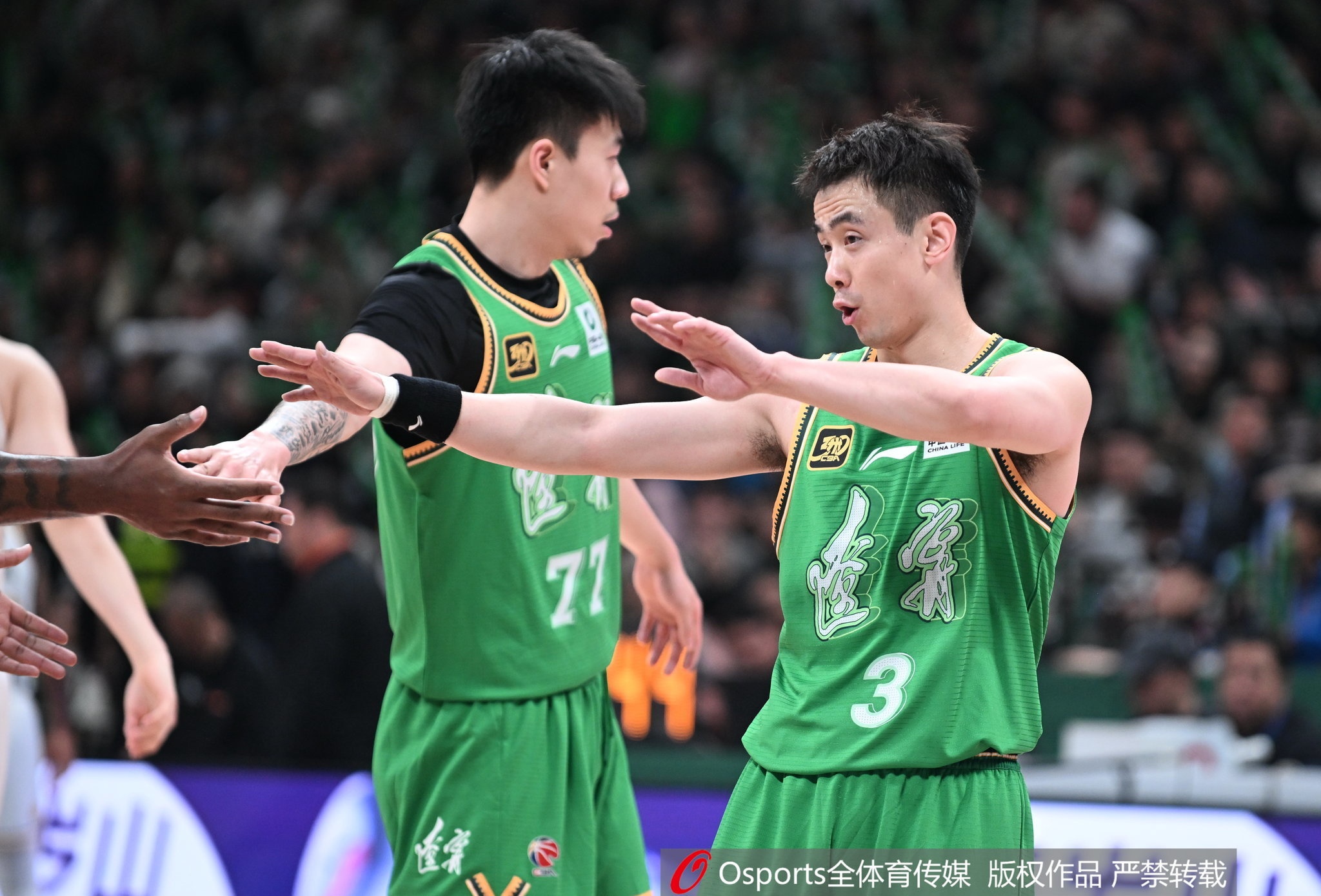 遼籃若頂薪續(xù)約趙繼偉 還剩1個頂薪名額 張鎮(zhèn)麟的B類合同還有1年