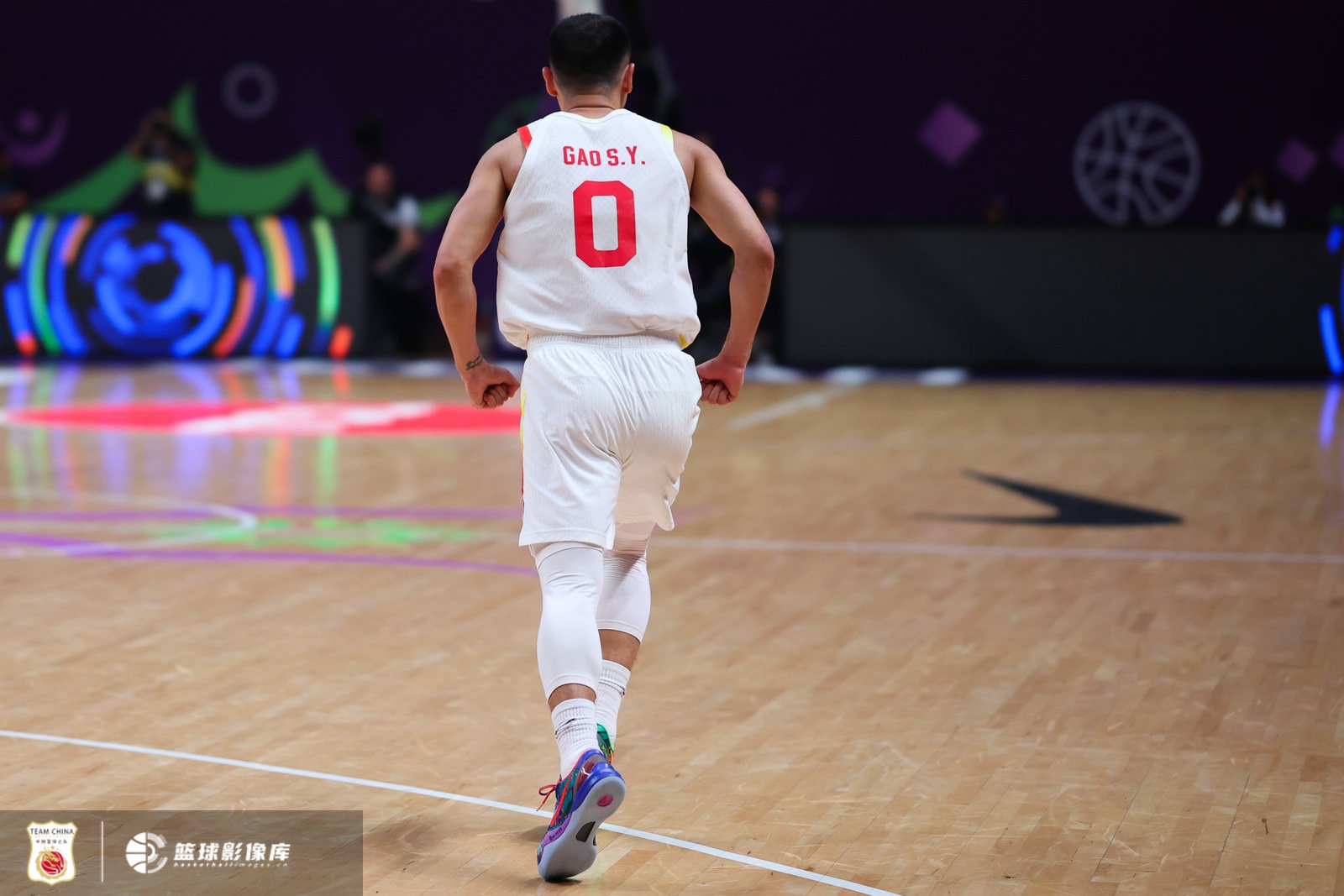 體壇周報：國產(chǎn)貝弗利上線！高詩巖打破質(zhì)疑 誰說他是關(guān)系戶？