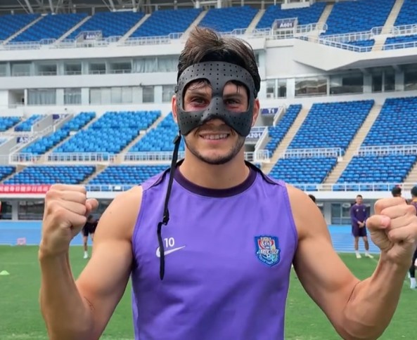 津媒：客戰(zhàn)浙江比賽提前后，津門虎外援薩爾瓦多推遲鼻骨手術(shù)日期