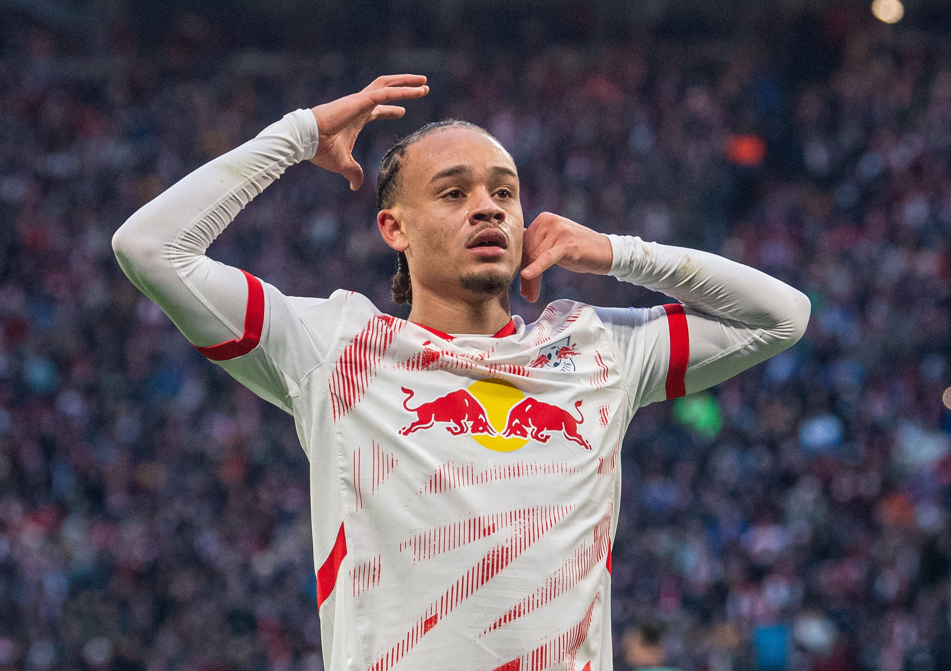 記者：哈維-西蒙斯已經(jīng)決定加盟切爾西，拒絕了曼城的邀請