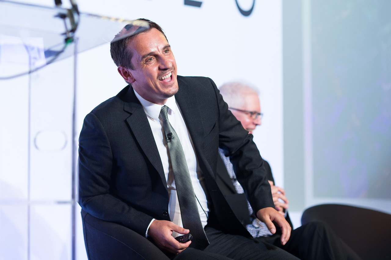 電訊報(bào)：內(nèi)維爾以為沒在直播，表示不想靠近利茲聯(lián)支持者